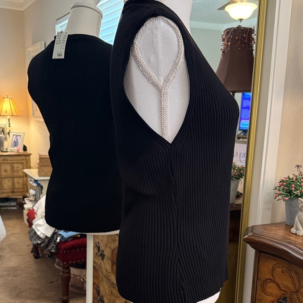 H&M Black Sleeveless Cardigan with White Piping Button Front NWT - Picture 3 of 10